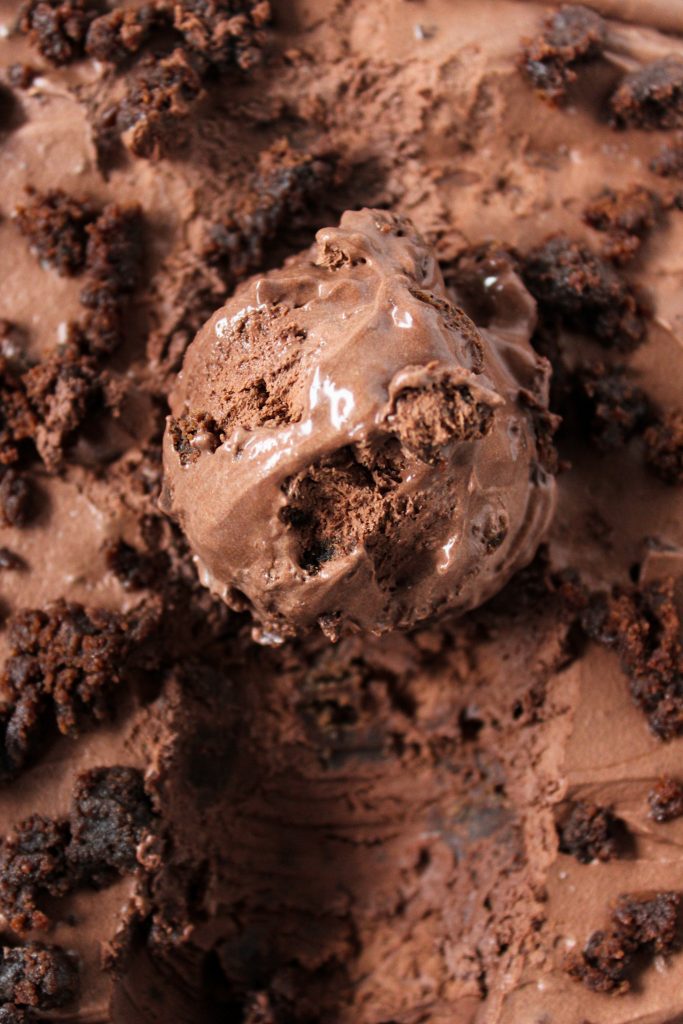 Triple Chocolate Cheesecake with Brownie & Dark Chocolate Chunks 