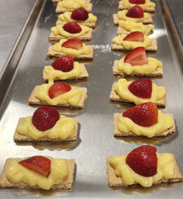 Freeze-Dried Strawberry Vanilla Custard Graham Cracker Bites