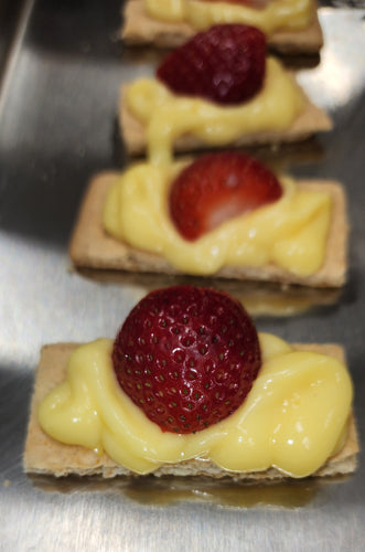 Freeze-Dried Strawberry Vanilla Custard Graham Cracker Bites